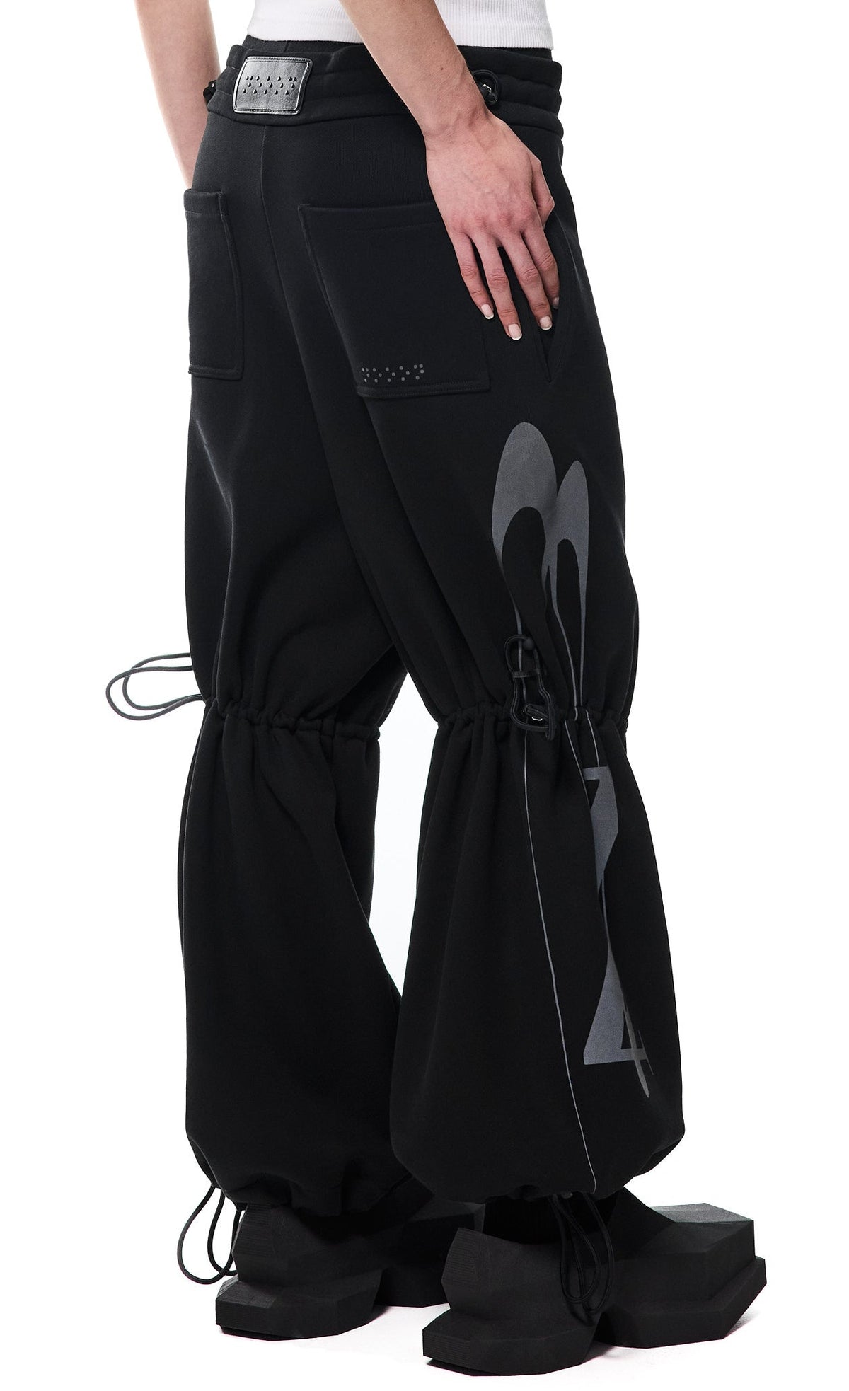 NOOON DRAWSTRING SWEATPANTS — detail view 1