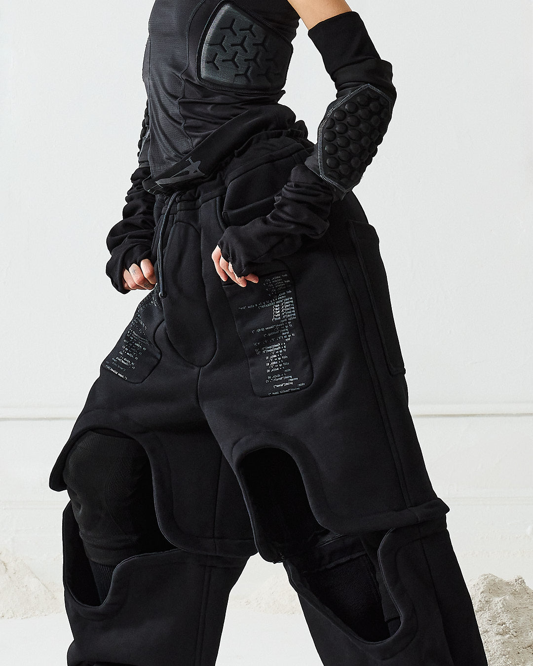 NOOON OPEN KNEE SWEATPANTS